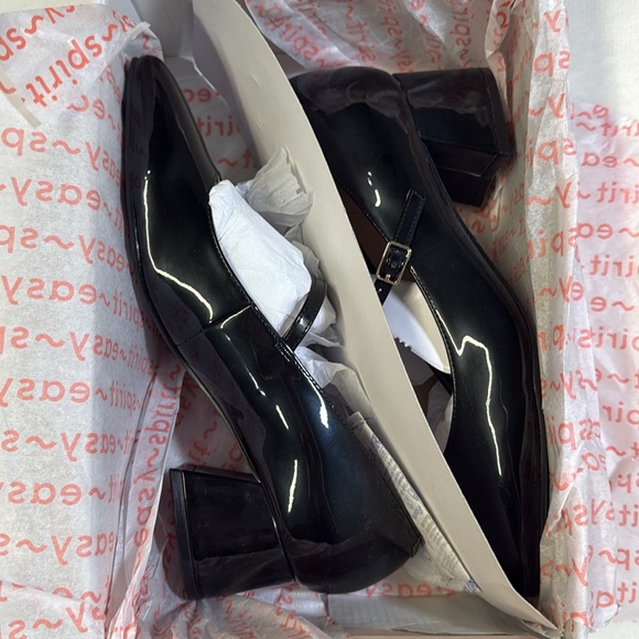 Easy Spirit Women’s Marlay Black Patent Leather Wide Width Pumps- 8.5W - Picture 6 of 9